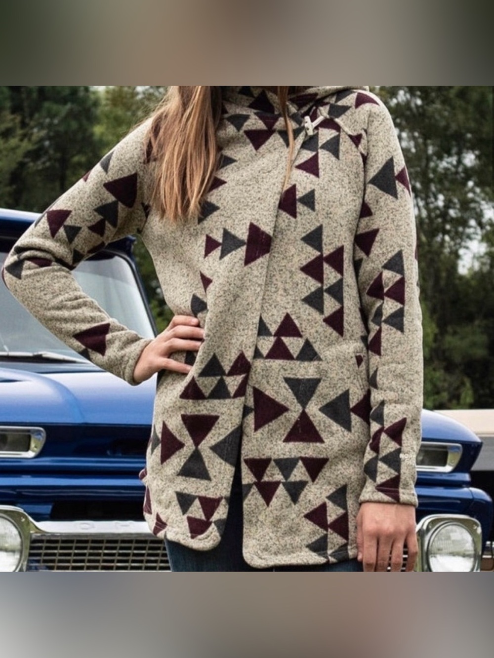The North Face Crescent Geometric Triangle Hooded wrap - Beige and Burgundy Sz M